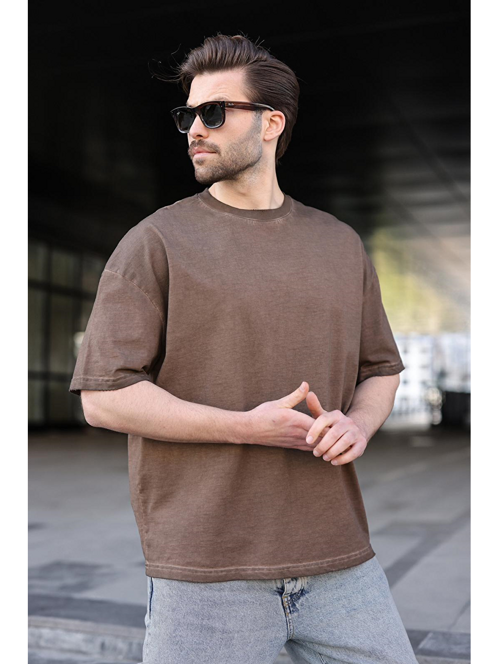 Kahverengi %100 Pamuklu Bisiklet Yaka Oversize Erkek Tişört E7177-3