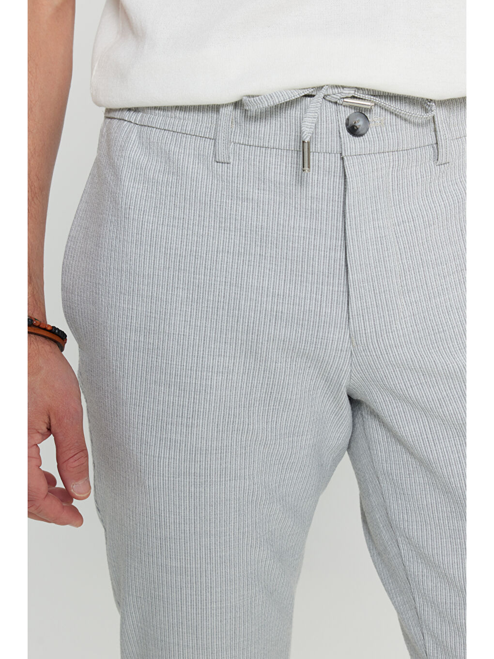 Erkek Beyaz-Gri Slim Fit Beli Bağlamalı Gofre Desenli Yan Cep Casual Pantolon-3