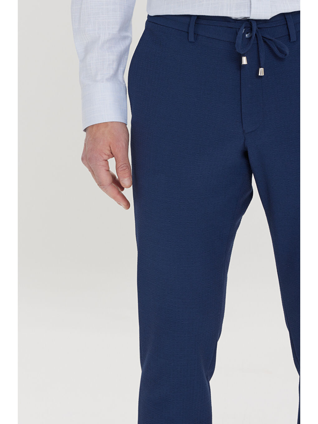 Erkek Lacivert Slim Fit Dar Kesim Beli Bağlamalı Yan Cep Gofre Desenli Pantolon-5