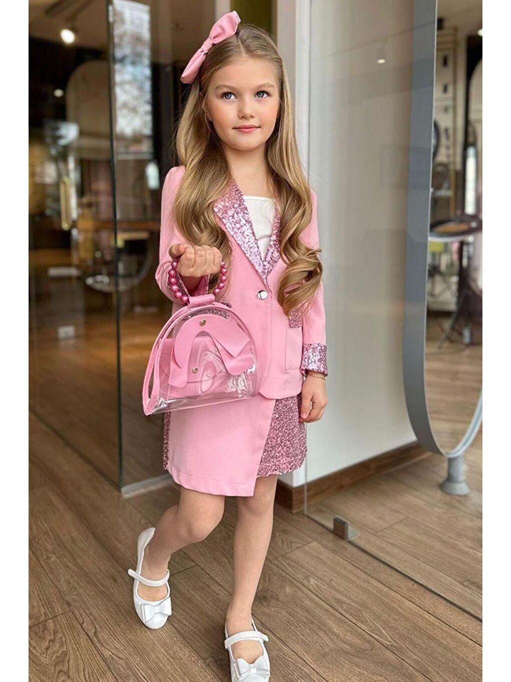 Pembe Kız Çocuk Bilekleri ve Yakası Pulpayet Detay Blazer Ceket Asimetrik Kesim Pullu Pudra Etekli Takım