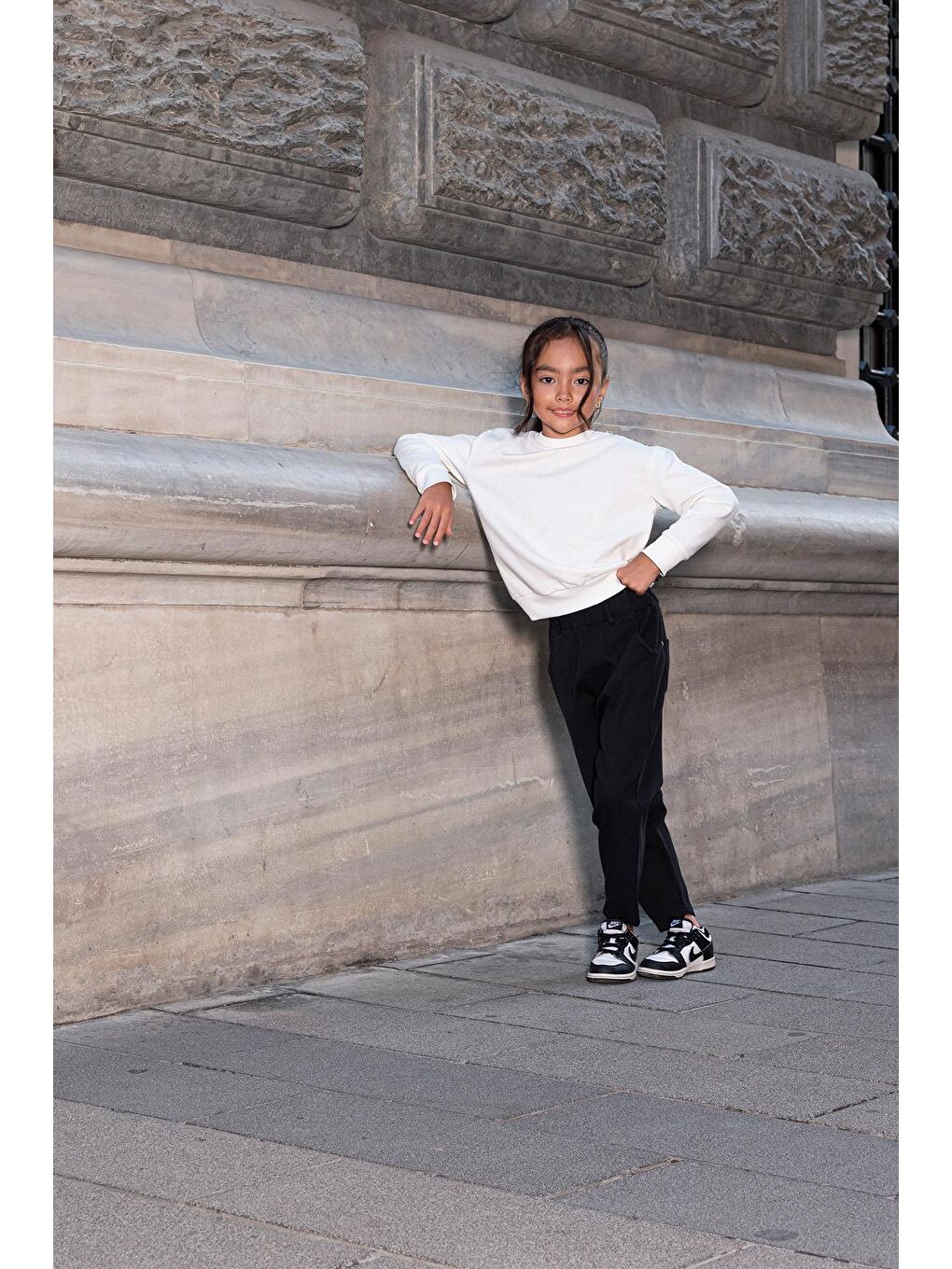 2'Li Omuz Düğmeli Bel Fırfırlı Siyah Gabardin Pantolon Takım-3