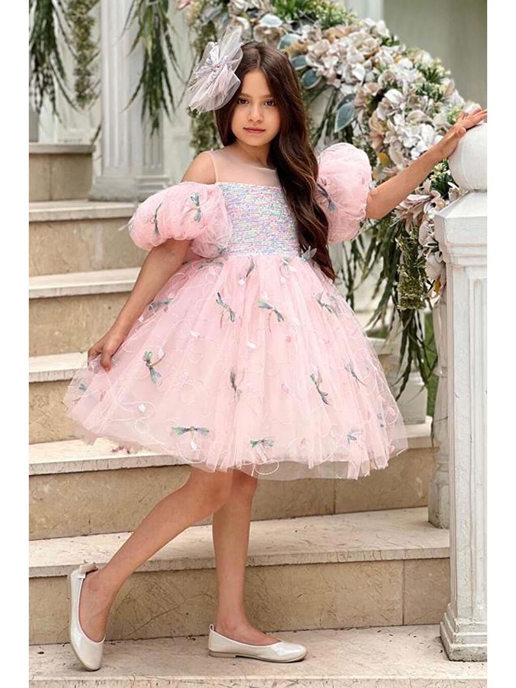 Kız Çocuk Düşük Omuzlu Balon Kollu Göğsü Pulpayet İşlemeli Üzeri Yusufçuk Detaylı Pembe Abiye-4