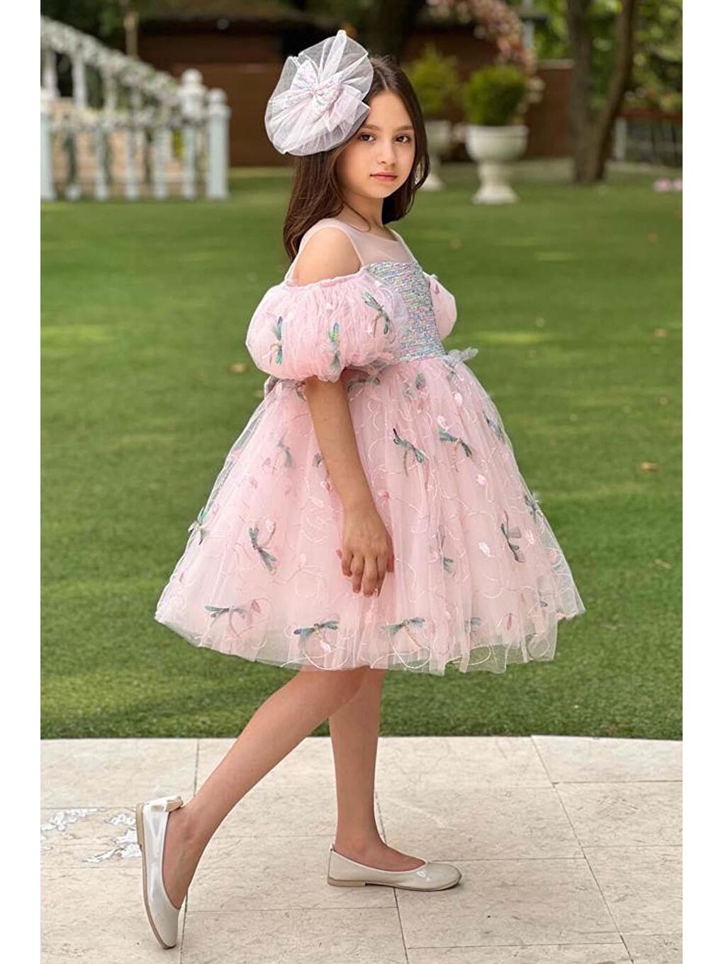 Kız Çocuk Düşük Omuzlu Balon Kollu Göğsü Pulpayet İşlemeli Üzeri Yusufçuk Detaylı Pembe Abiye-3