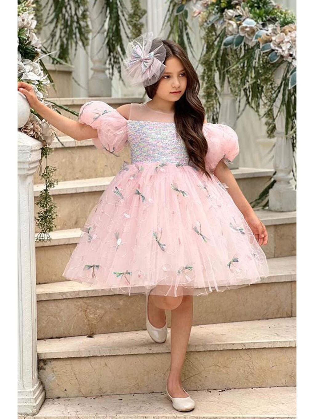 Kız Çocuk Düşük Omuzlu Balon Kollu Göğsü Pulpayet İşlemeli Üzeri Yusufçuk Detaylı Pembe Abiye-2