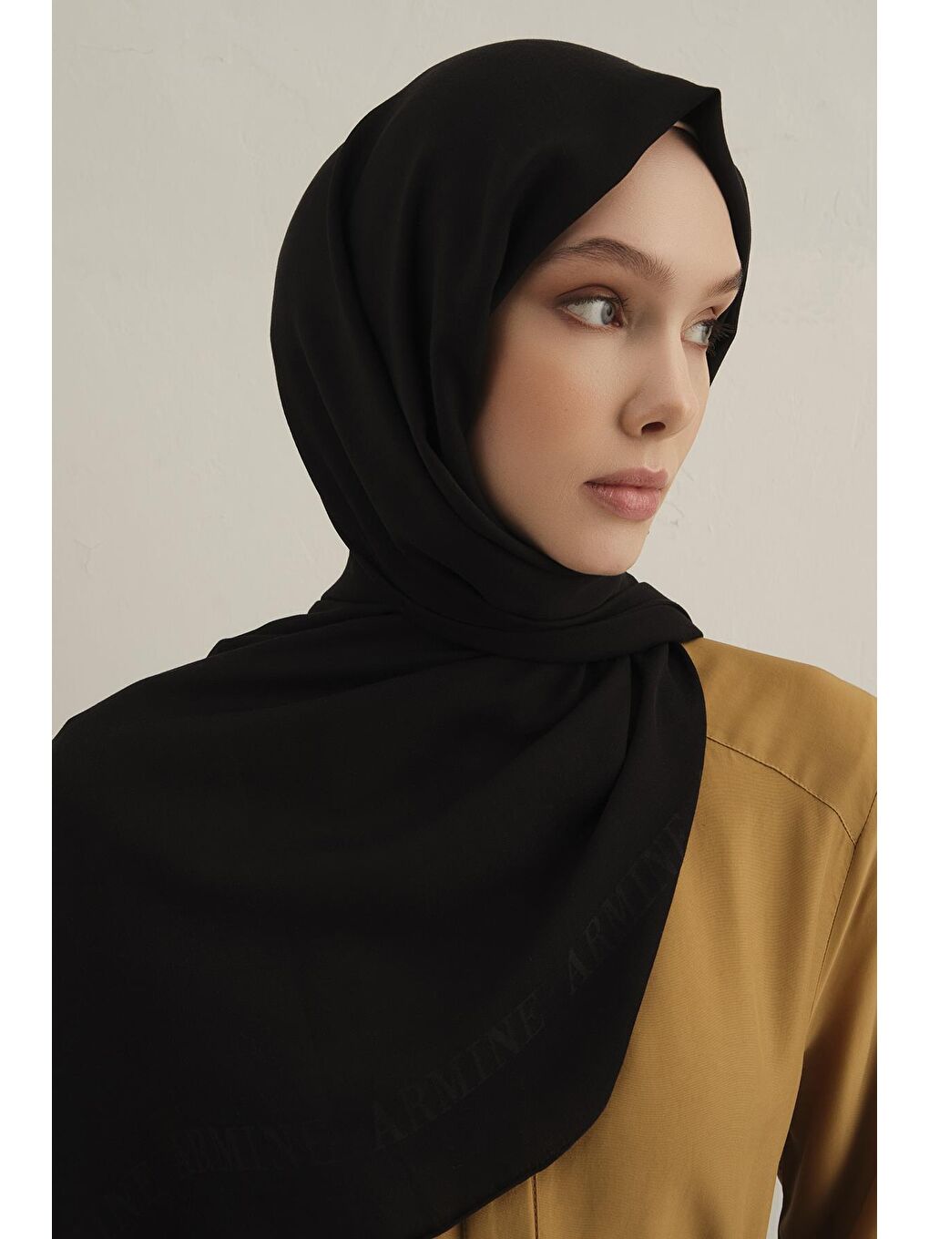 Siyah Logo Bordürlü Pamuk İpek Şal 01-3