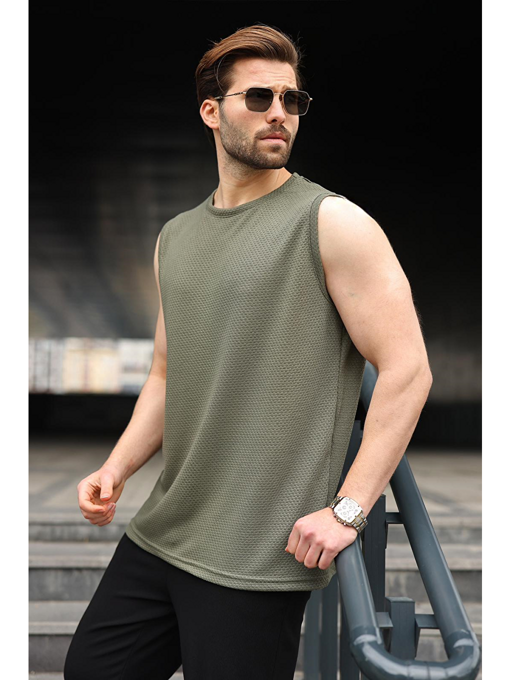 Haki Bisiklet Yaka Jakarlı Kolsuz Erkek Tişört E7180