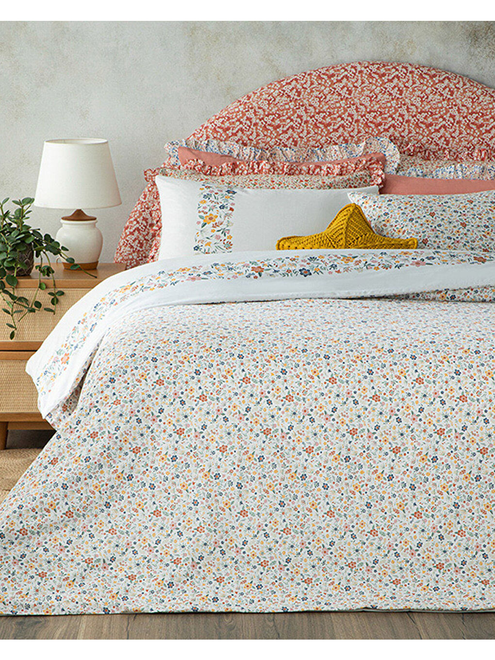 Bloomy Lines Pamuklu Ranforce Çift Kişilik Nevresim Seti 200x220 cm Sarı-1