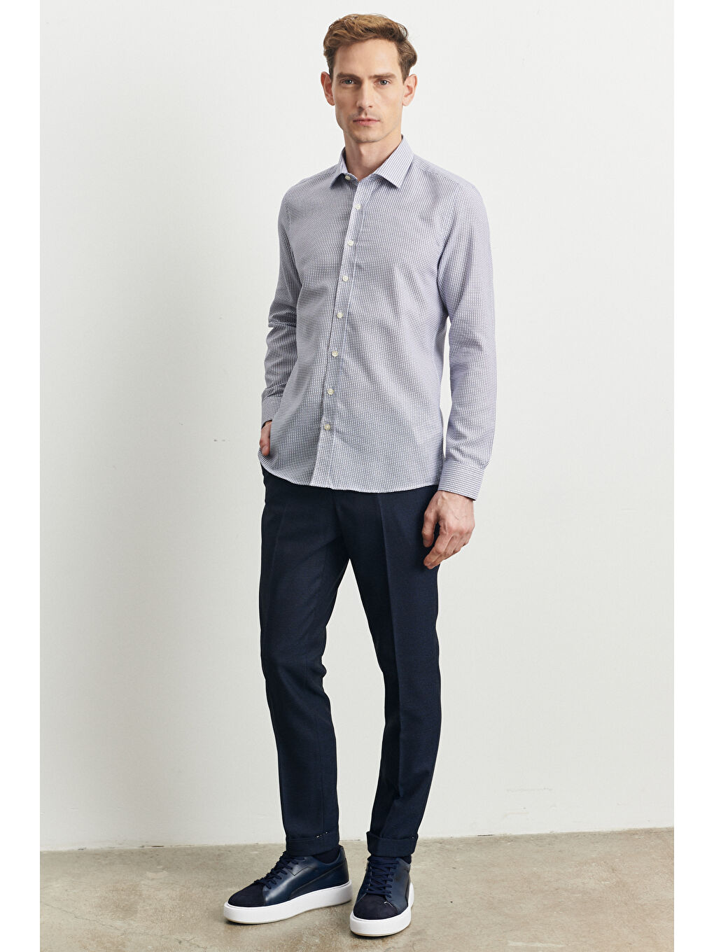 Erkek Beyaz-Lacivert Slim Fit Dar Kesim %100 Pamuk Klasik Yaka Armürlü Gömlek-1