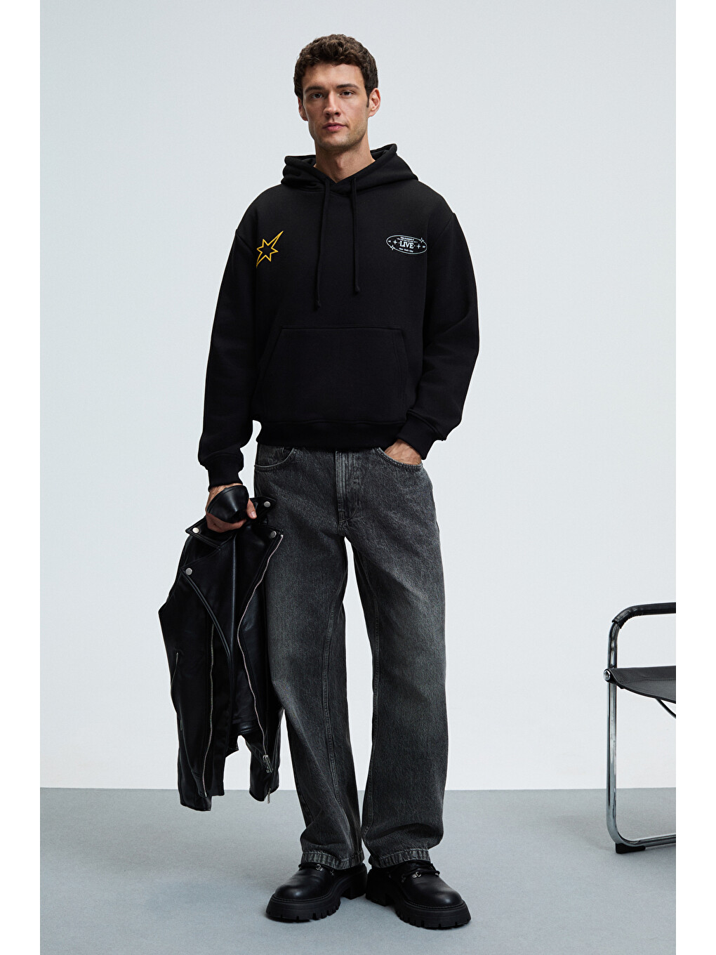 Erkek Kapüşonlu Kanguru Cepli Önü Ve Sırtı Baskılı Regular Fit Siyah Sweatshirt-1