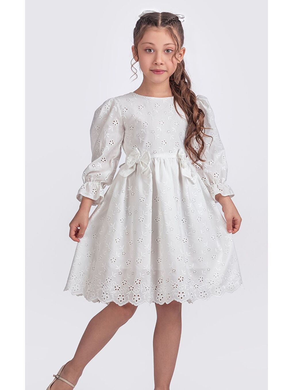 Beyaz Kız Çocuk Lastikli Uzun Kollu Güpürlü Kurdelalı Elbise ELB2674-1