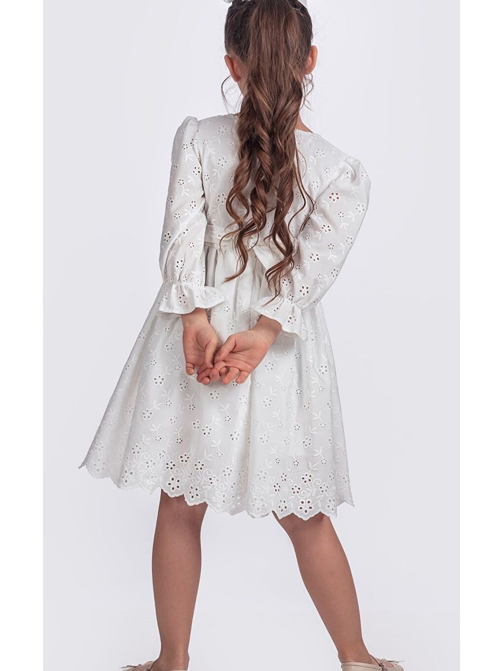 Beyaz Kız Çocuk Lastikli Uzun Kollu Güpürlü Kurdelalı Elbise ELB2674-3