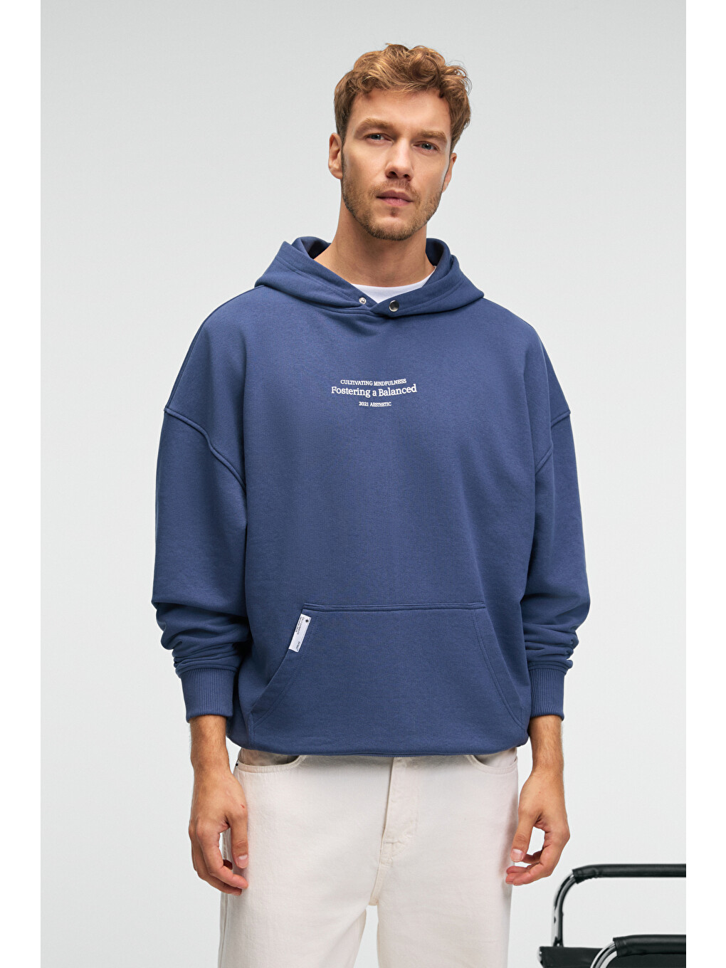 Clay Erkek %100 Pamuk Kapüşonlu Çıtçıtlı Baskılı Cebi Süs Etiketli İndigo Sweatshirt-2