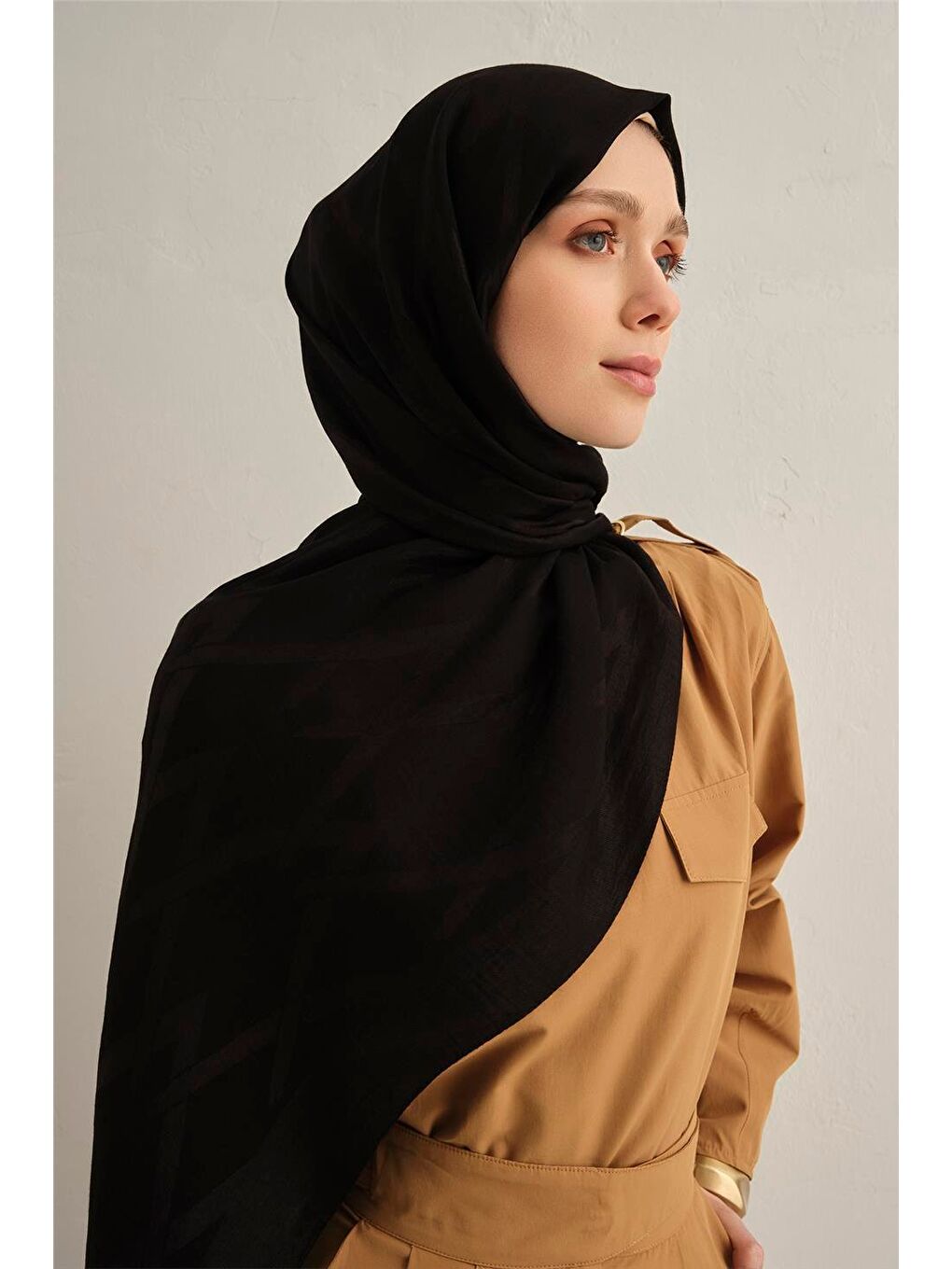 Siyah Lyocell Naia Zikzak Desen Şal 1- 01-3