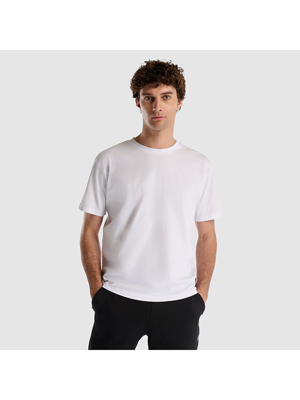 1509 Erkek Beyaz Yuvarlak Yaka Tişört