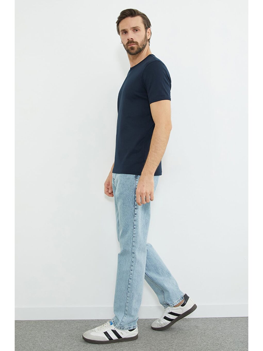 Lacivert Basic Ribanalı V Yaka Tişört-2