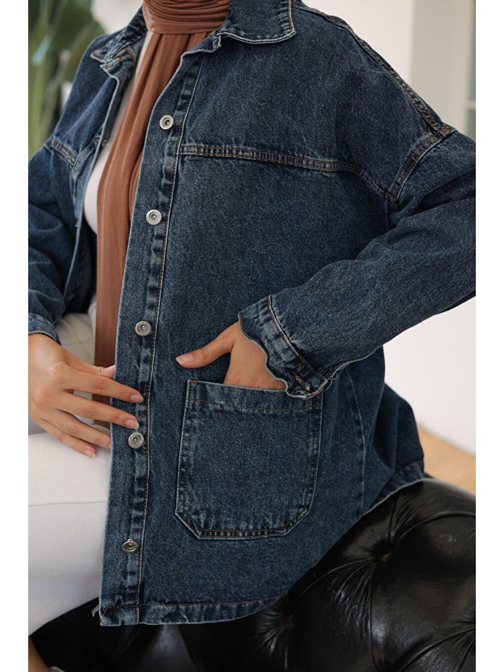 Kadın Kar Yıkama Çift Cepli Düğmeli Jean Ceket Koyu Mavi   26657-2