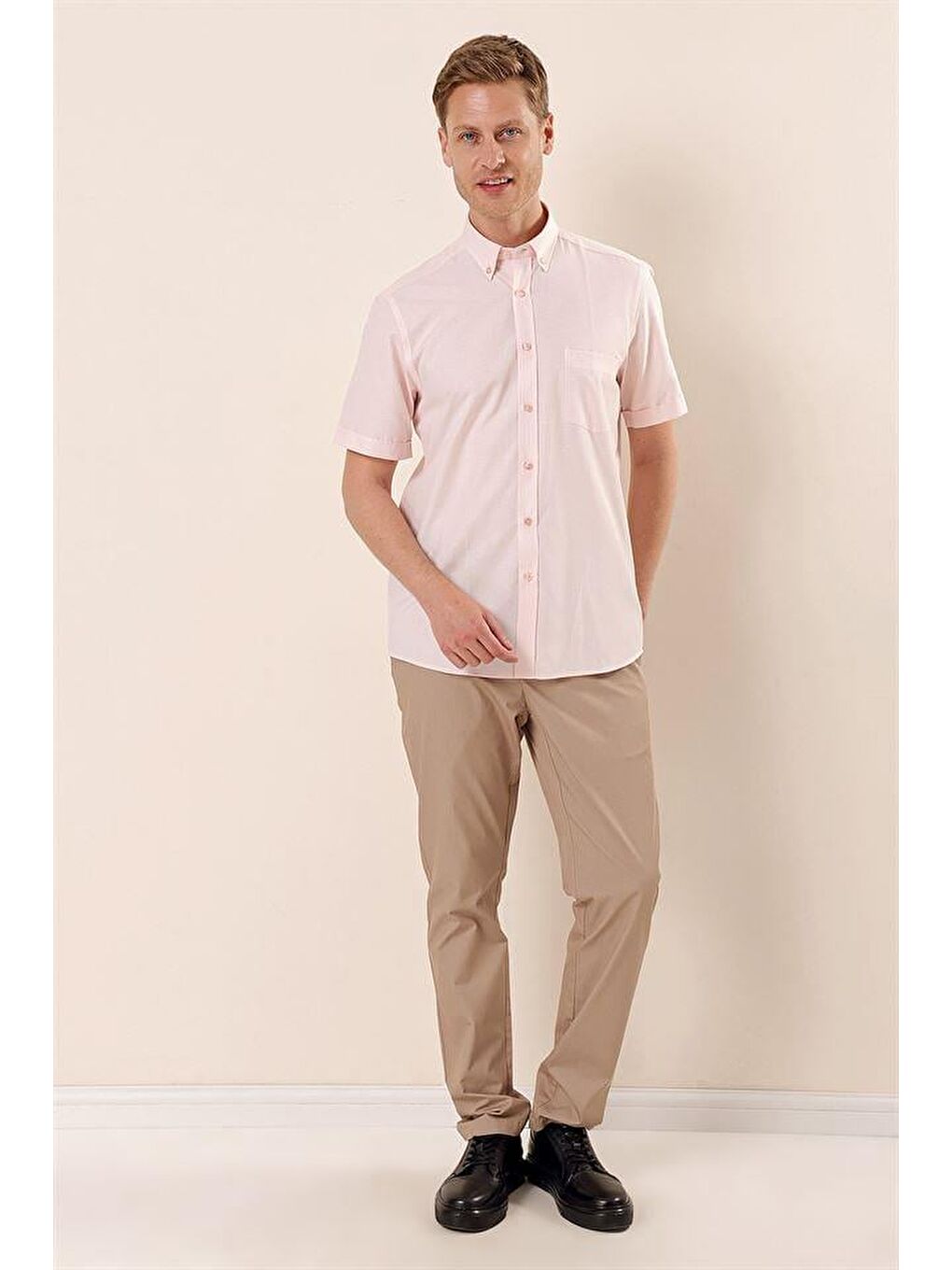 Pembe Pudra Kısa Kollu  Pamuklu Klasik Comfort Fit Rahat Kesim Gömlek 1004230174-1