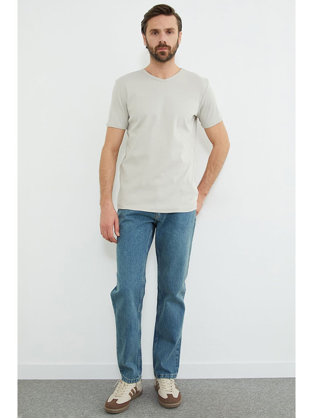 Bej Basic Ribanalı V Yaka Tişört-3