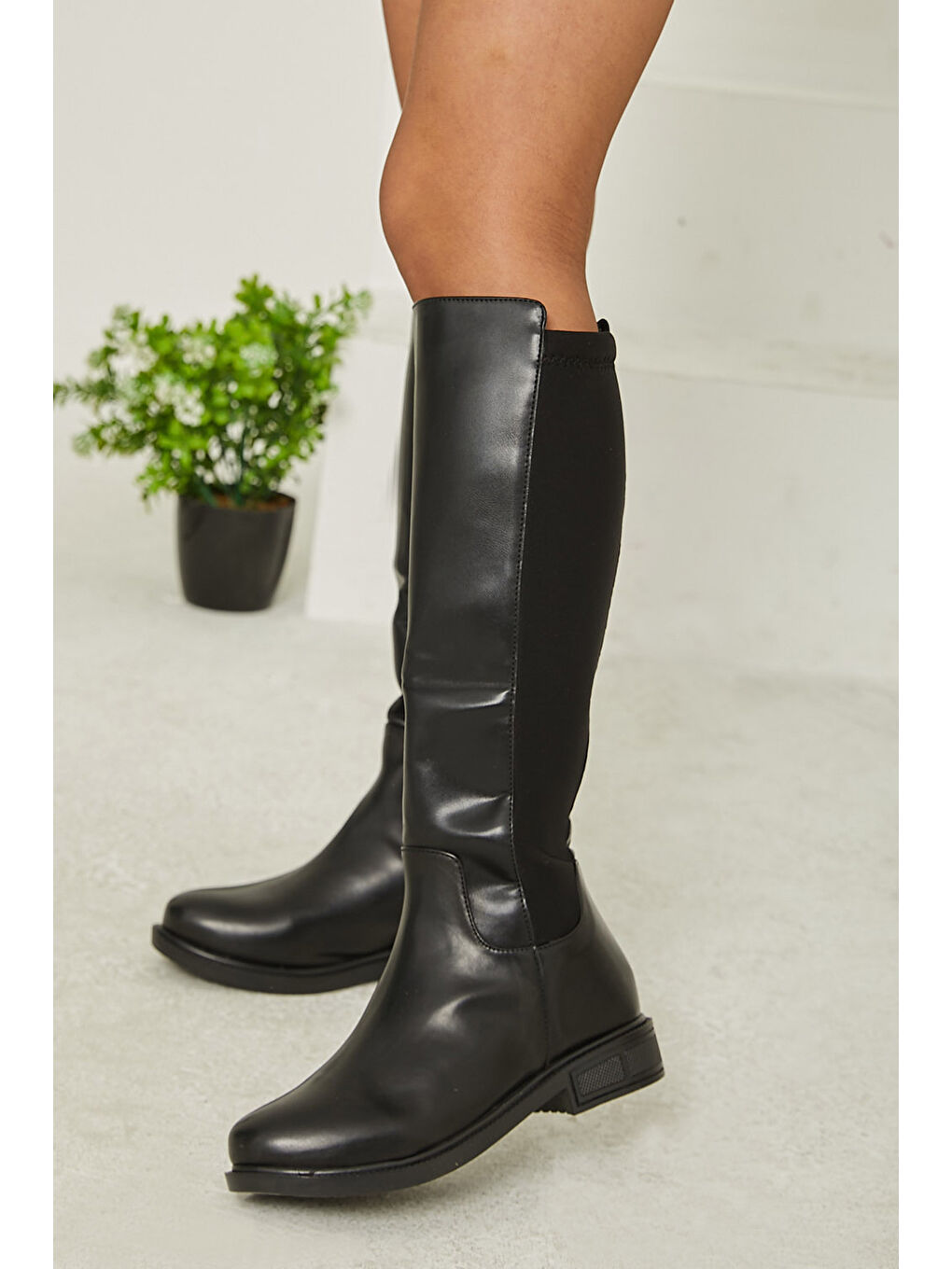 Kadın Siyah Tokalı Çizme - 26766