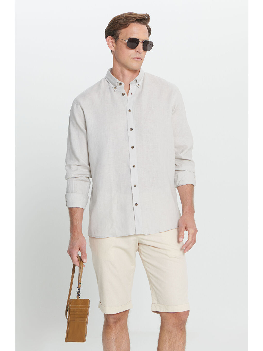 Erkek Bej Comfort Fit Rahat Kesim %100 Keten Düğmeli Yaka Gömlek