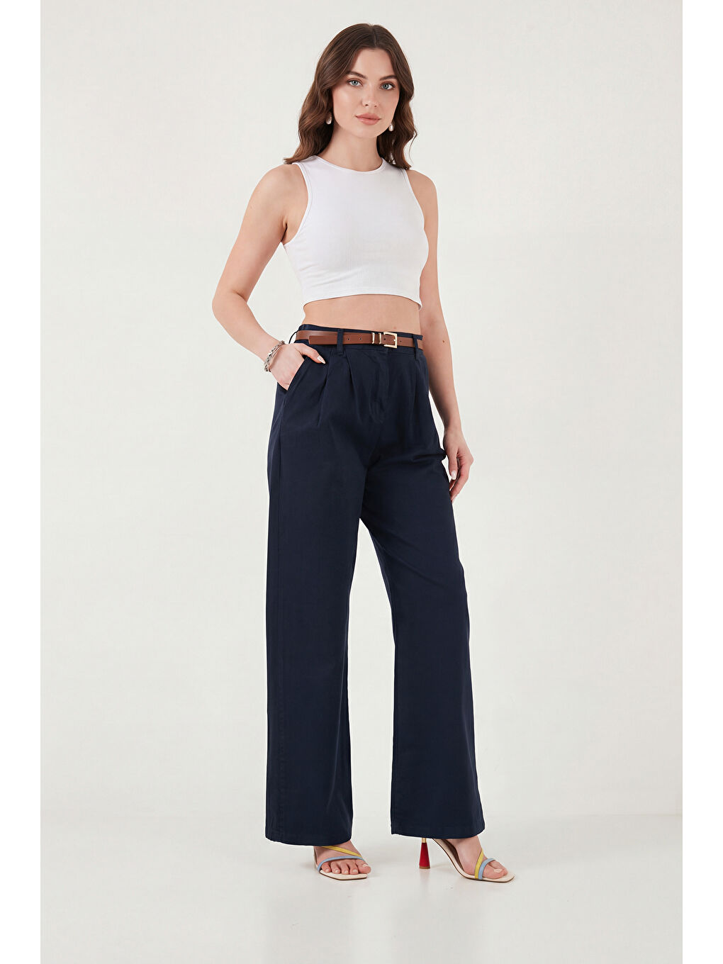 Lacivert Pamuklu Wide Leg Yüksek Bel Geniş Paça Kemerli Kadın Pantolon 668YP5429-2