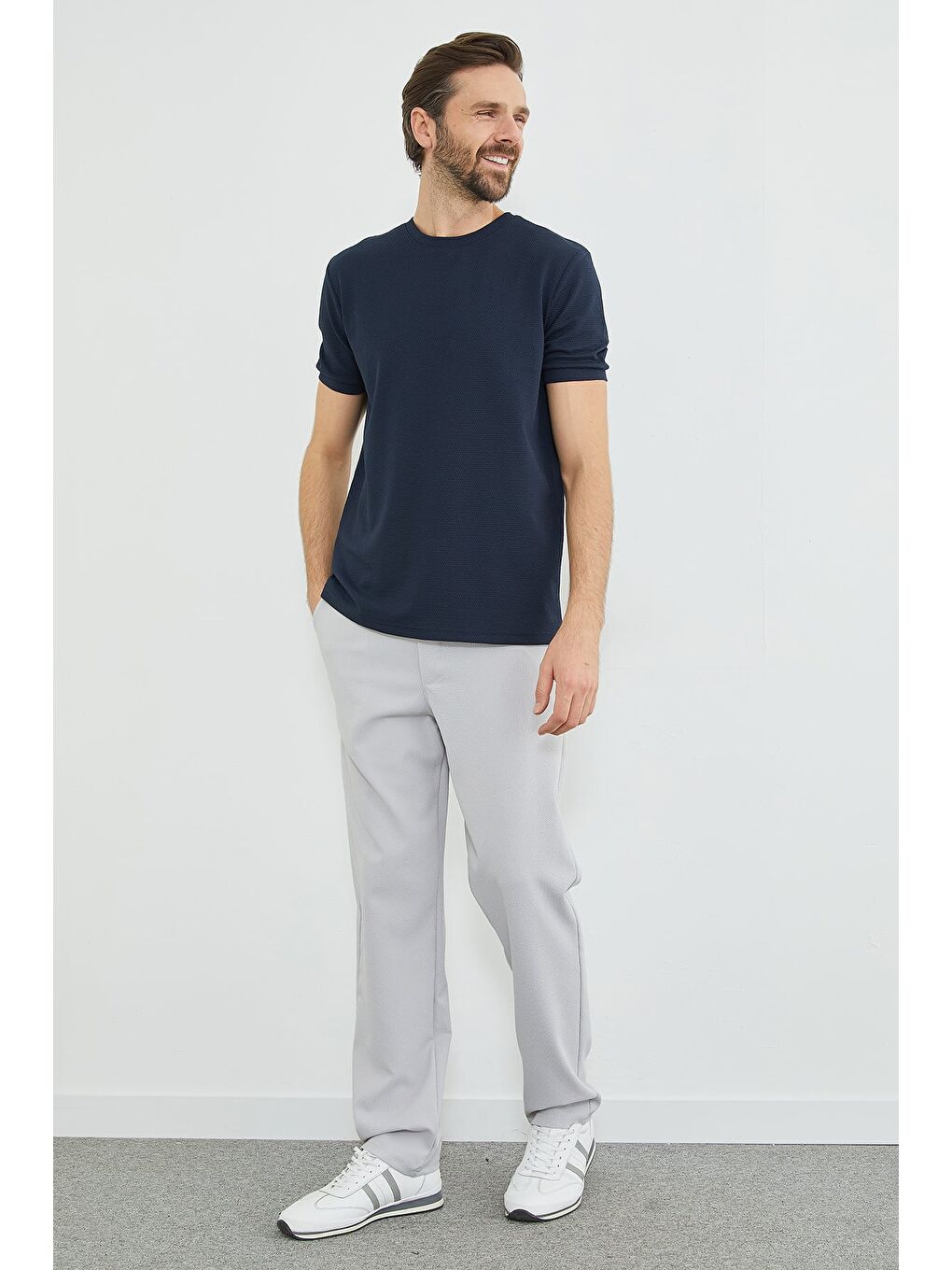 Gri Beli Lastikli  Dokulu Jogger Pantolon