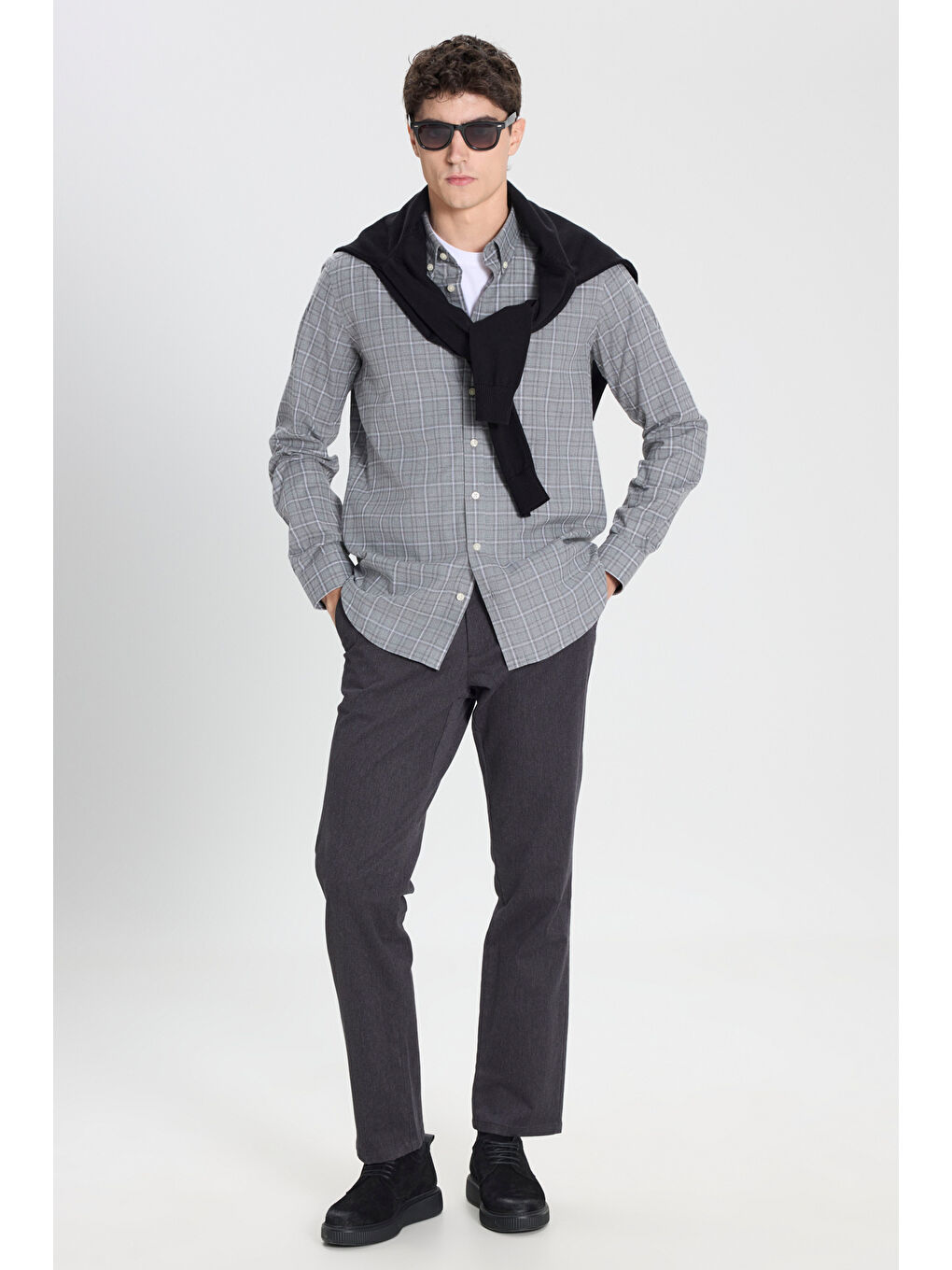 Erkek Antrasit-Gri %100 Pamuk Slim Fit Dar Kesim Düğmeli Yaka Kareli Flanel Gömlek-1