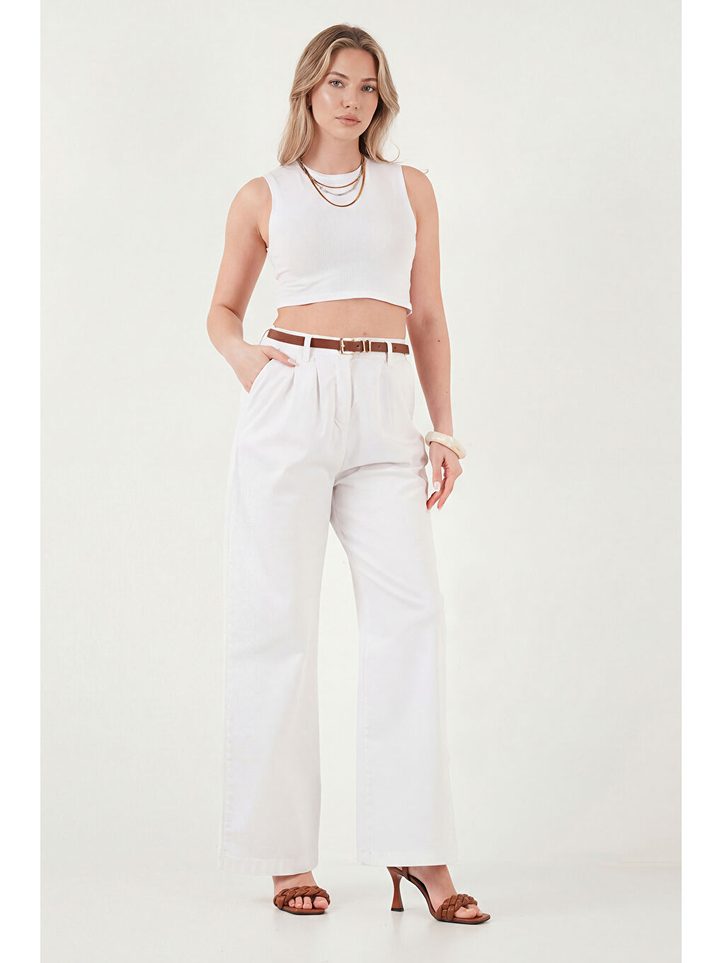 Beyaz Pamuklu Wide Leg Yüksek Bel Geniş Paça Kemerli Kadın Pantolon 668YP5429-2