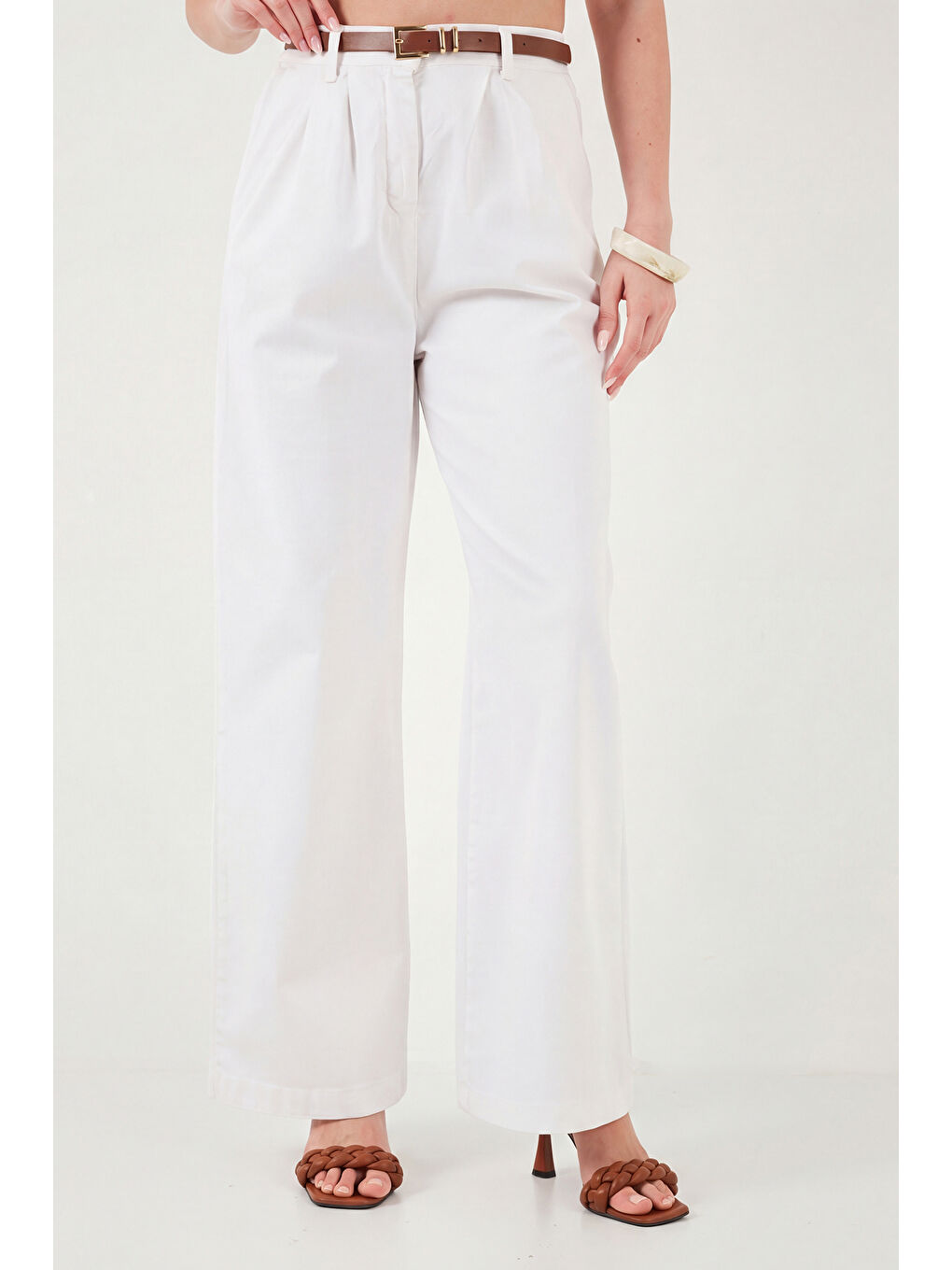 Beyaz Pamuklu Wide Leg Yüksek Bel Geniş Paça Kemerli Kadın Pantolon 668YP5429-3
