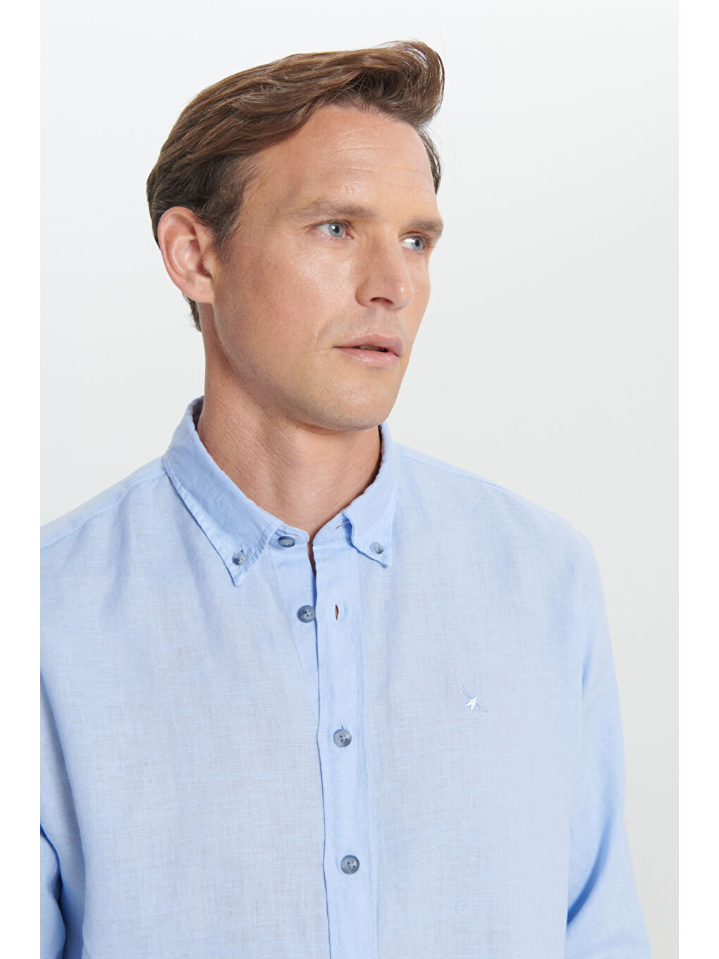 Erkek Açık Mavi Comfort Fit Rahat Kesim %100 Keten Düğmeli Yaka Gömlek-4