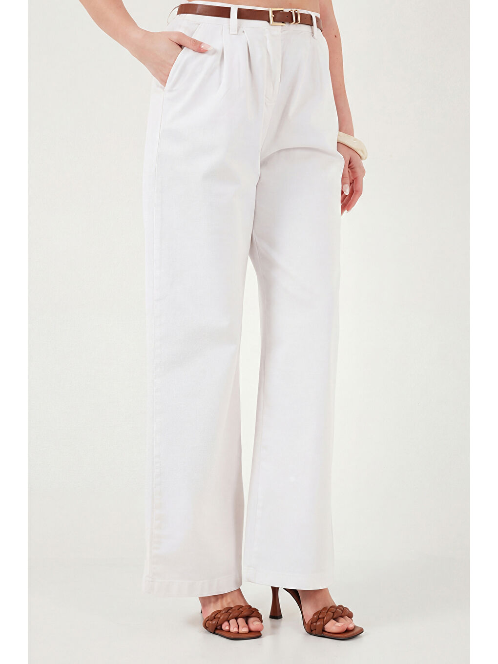 Beyaz Pamuklu Wide Leg Yüksek Bel Geniş Paça Kemerli Kadın Pantolon 668YP5429-5