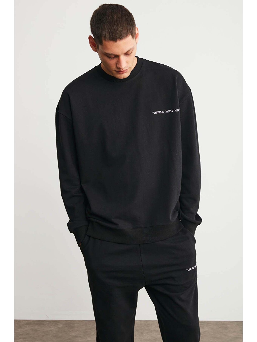 Raırok Erkek İçi Polarlı Comfort Bej Oversize Nakışlı Siyah Sweatshirt-1