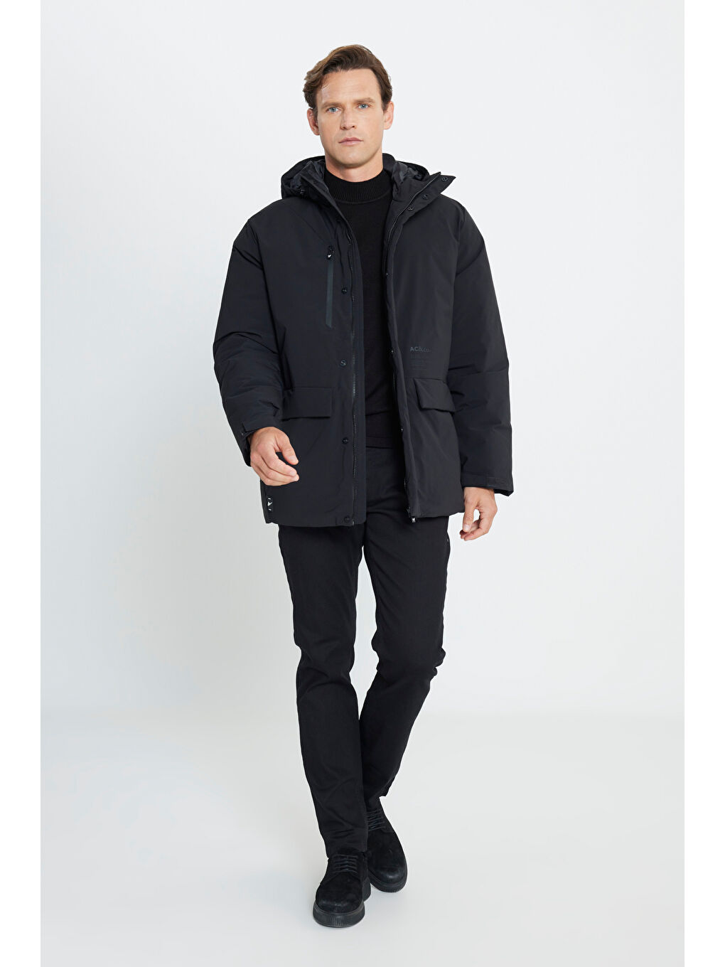 Erkek Siyah Standart Fit Normal Kesim Kapüşonlu Dik Yaka Kapak Cepli Kaban-1