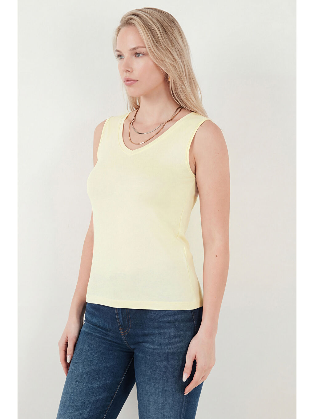 Sarı Kalın Askılı V Yaka Kadın Bluz 5864384-3