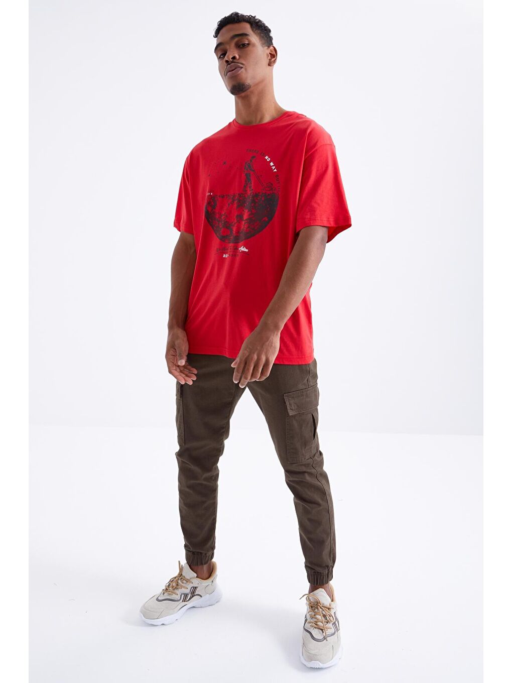 TOMMYLIFE Kırmızı Baskılı O Yaka Erkek Oversize T-Shirt - 88098 - 1