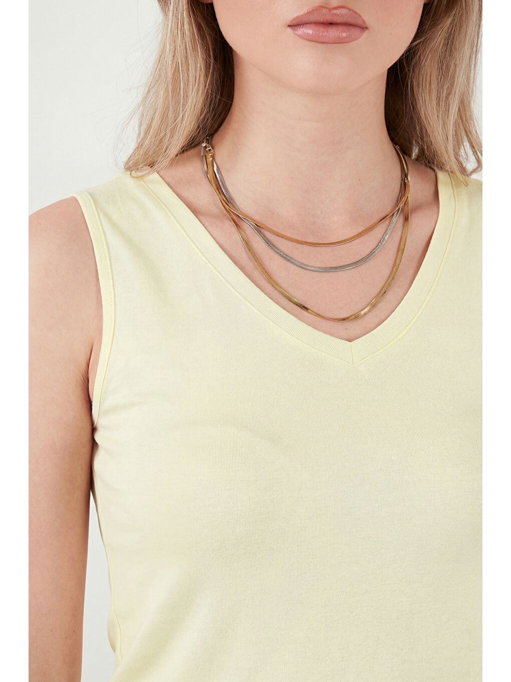 Sarı Kalın Askılı V Yaka Kadın Bluz 5864384-4