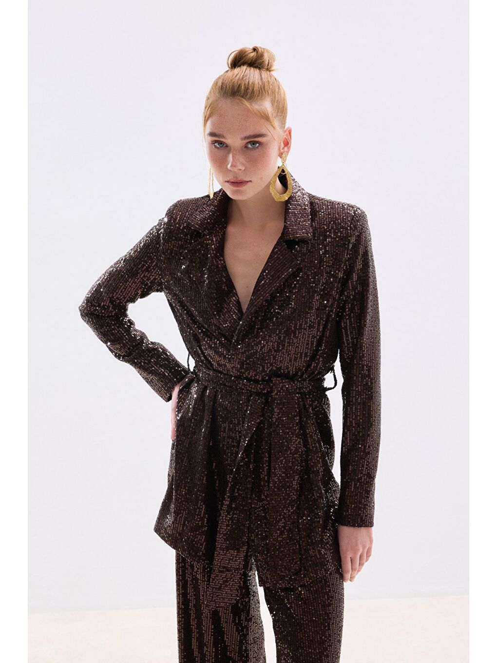 Kahverengi Kuşaklı Payet Ceket - Kahve-4