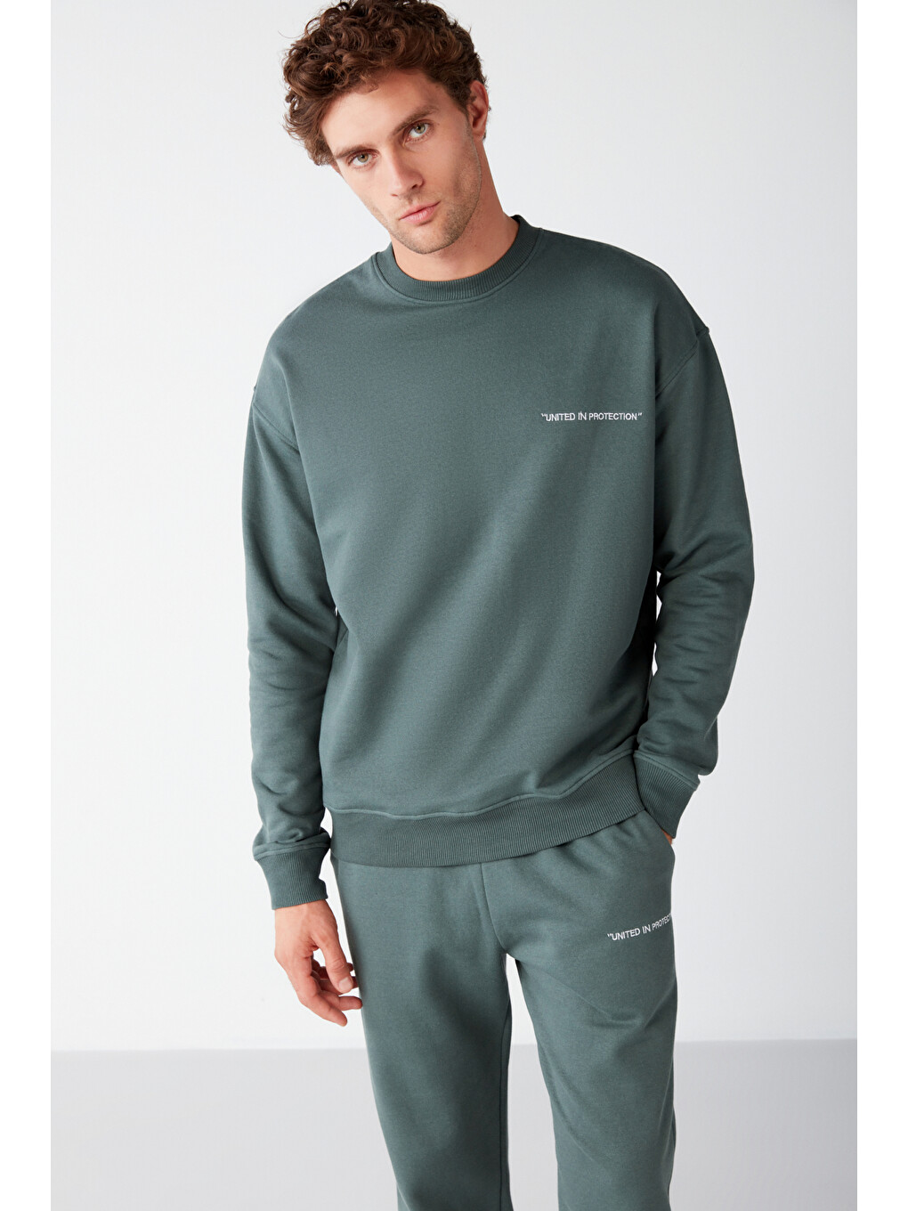 Raırok Erkek İçi Polarlı Comfort Bej Oversize Nakışlı Koyu Yeşil Sweatshirt
