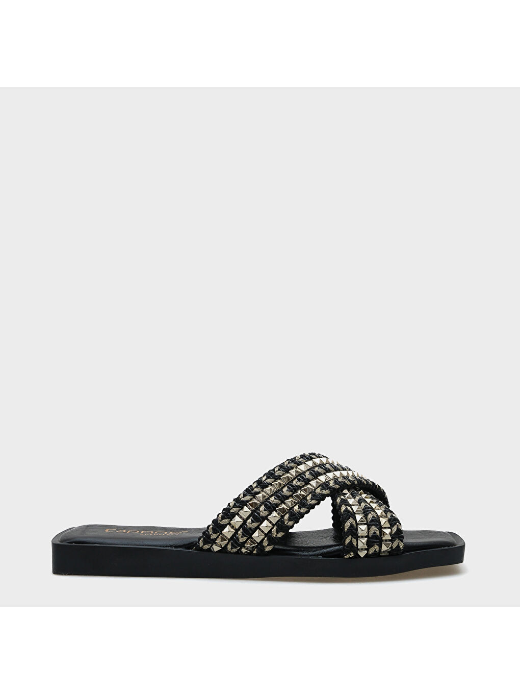 Siyah Kyla Düz Topuklu Küt Burunlu Metal Aksesuarlı Çapraz Bantlı Hasır Kadın Terlik