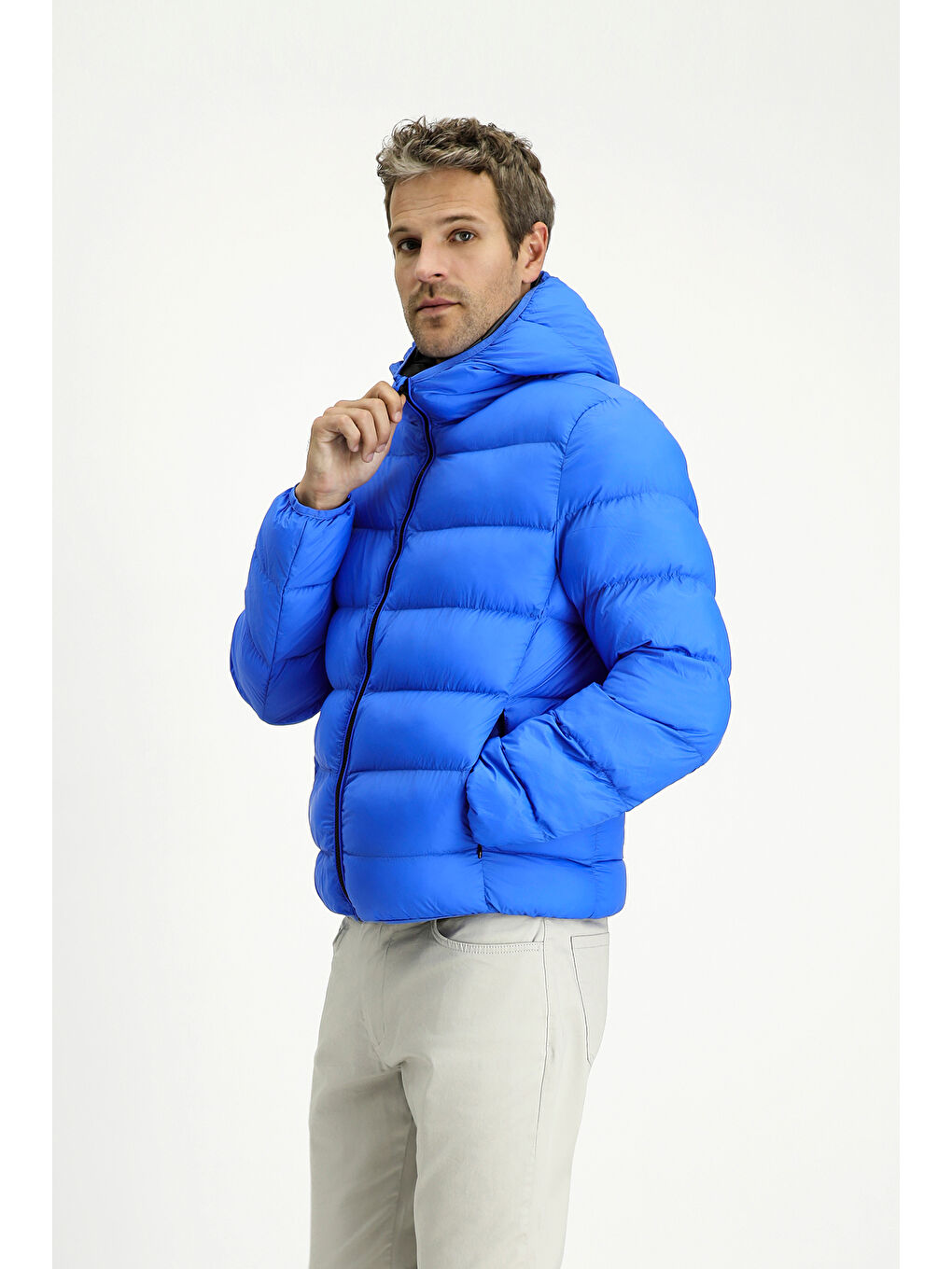 Mavi Kapüşonlu Çantalı Spor Şişme Mont