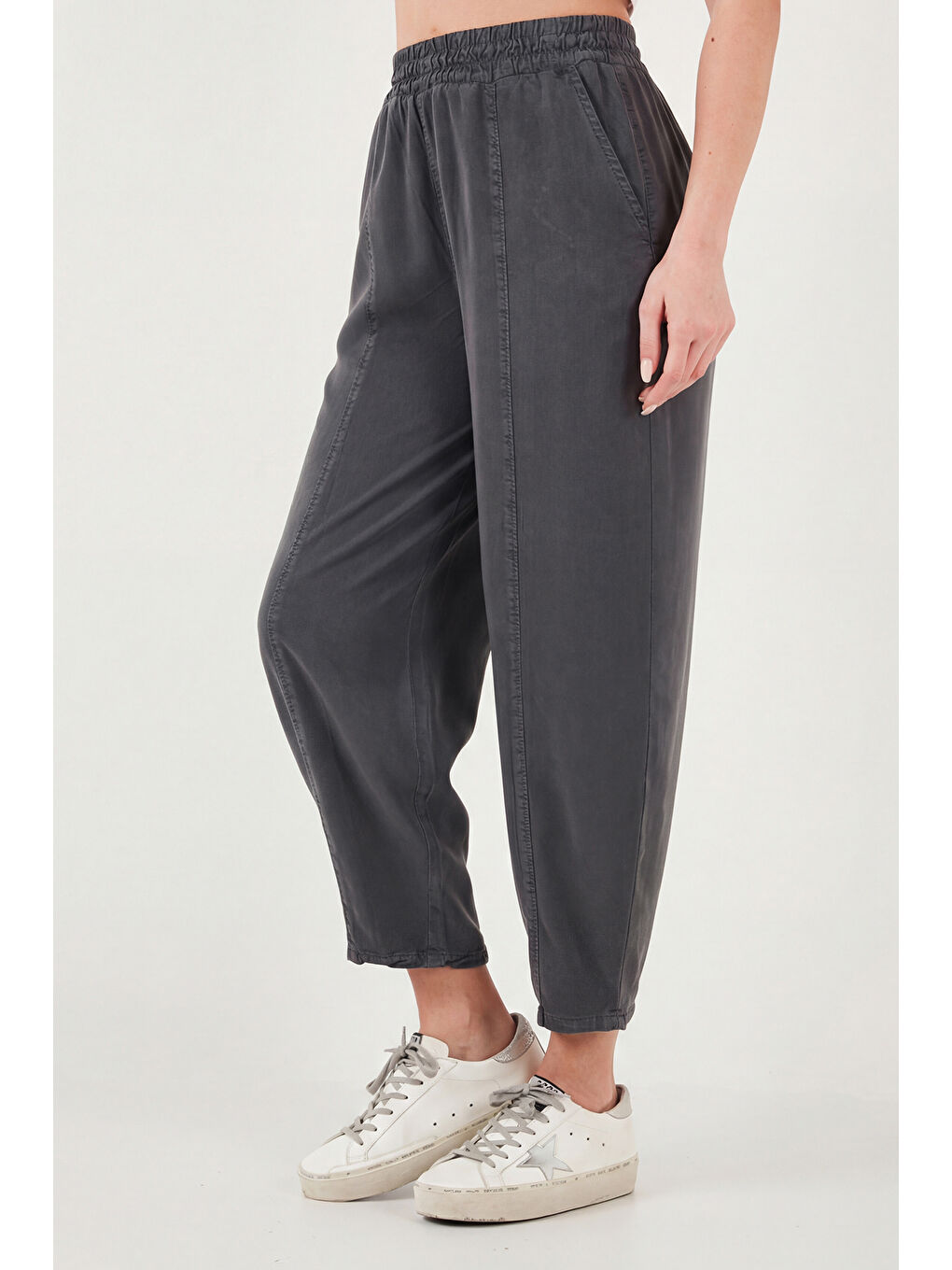 Antrasit Relaxed Fit Yüksek Bel Daralan Paça Kadın Pantolon 668YP5456-4