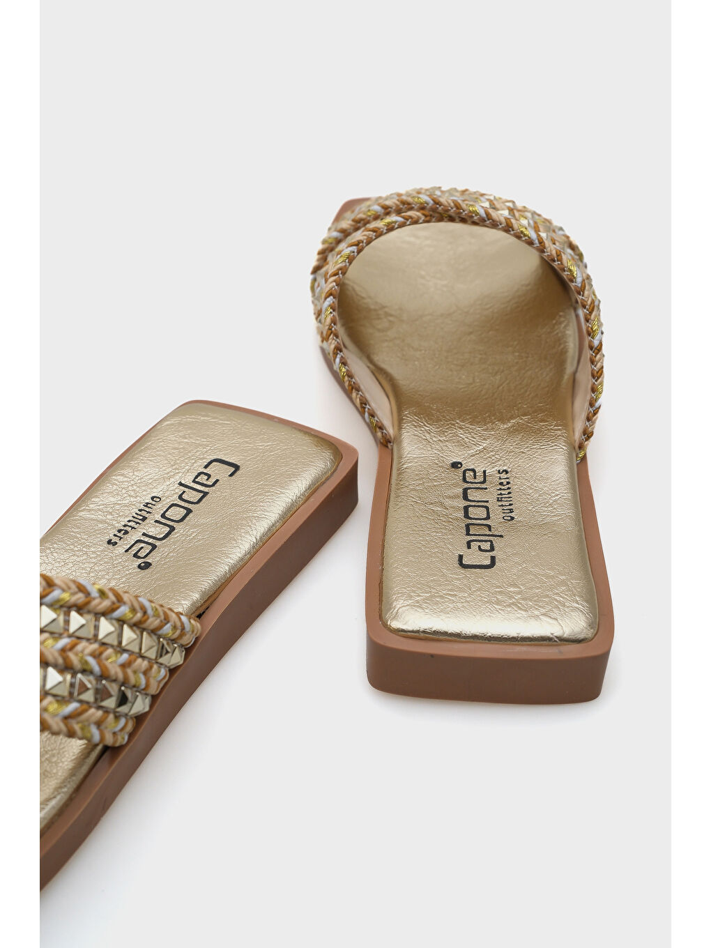 Sarı Kyla Düz Topuklu Küt Burunlu Metal Aksesuarlı Çapraz Bantlı Hasır Kadın Terlik-3