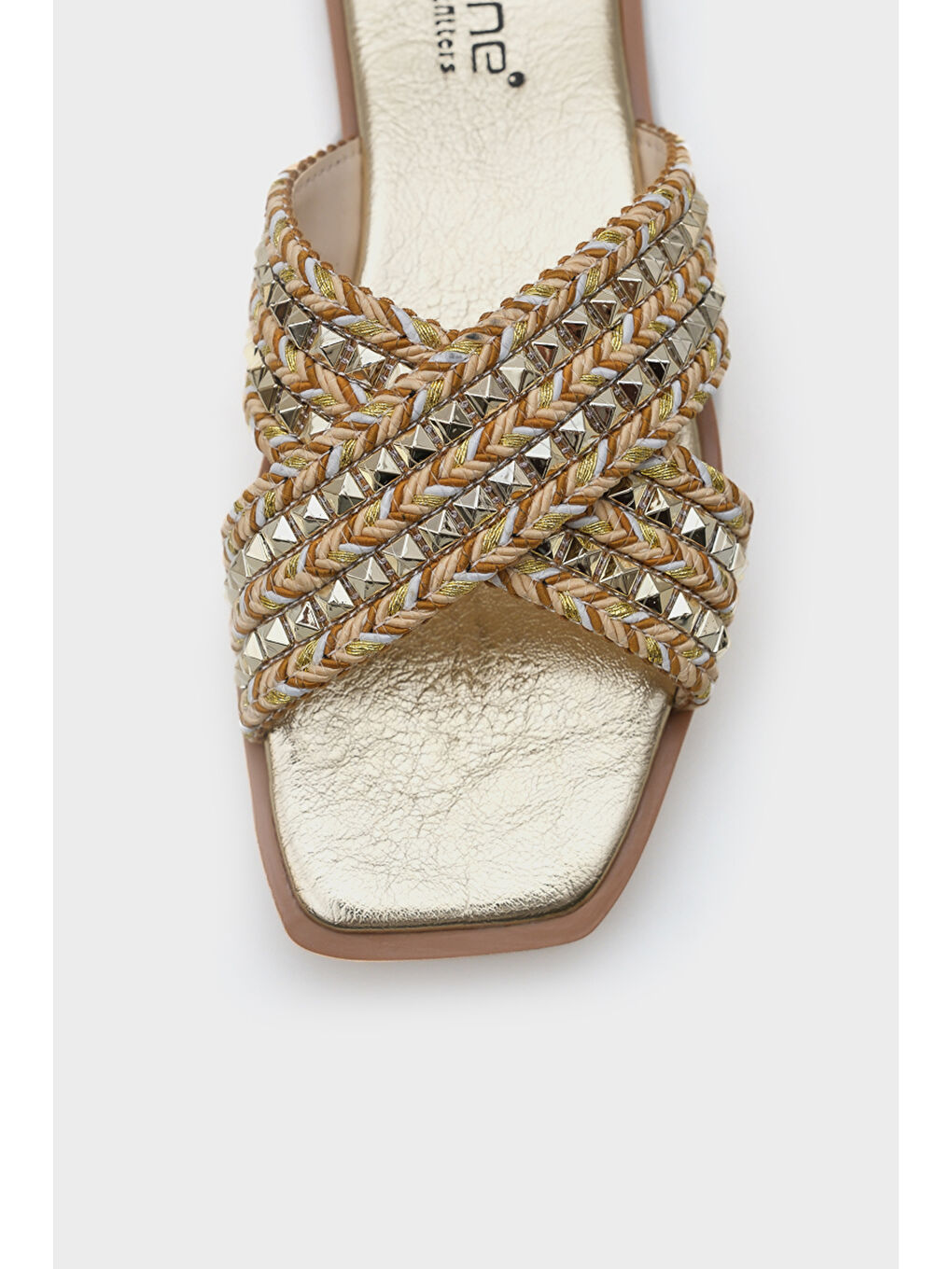 Sarı Kyla Düz Topuklu Küt Burunlu Metal Aksesuarlı Çapraz Bantlı Hasır Kadın Terlik-4