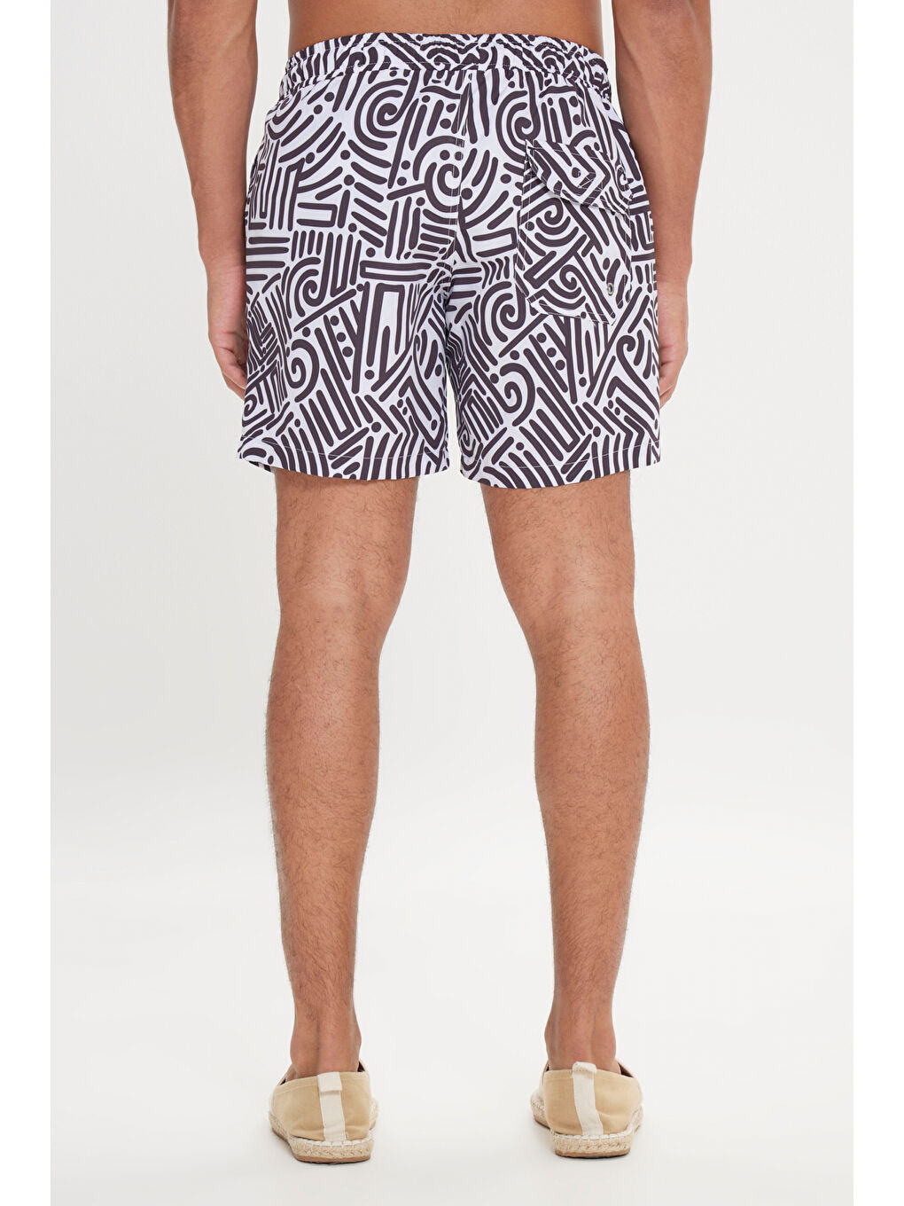 Erkek Beyaz-Siyah Standart Fit Normal Kesim Cepli Hızlı Kuruyan Desenli Mayo Deniz Şortu-5