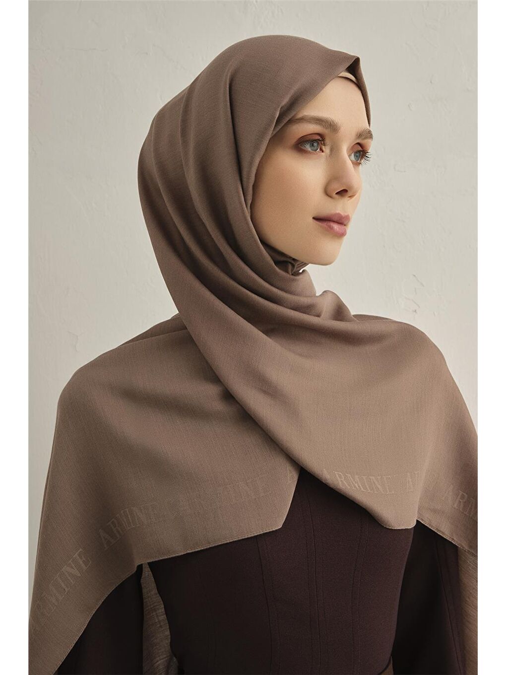 Kahverengi Logo Bordürlü Pamuk İpek Şal 12-2