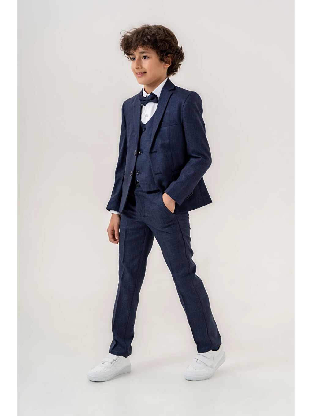 Lacivert Papyonlu Ceketli Takım Elbise 4002-1