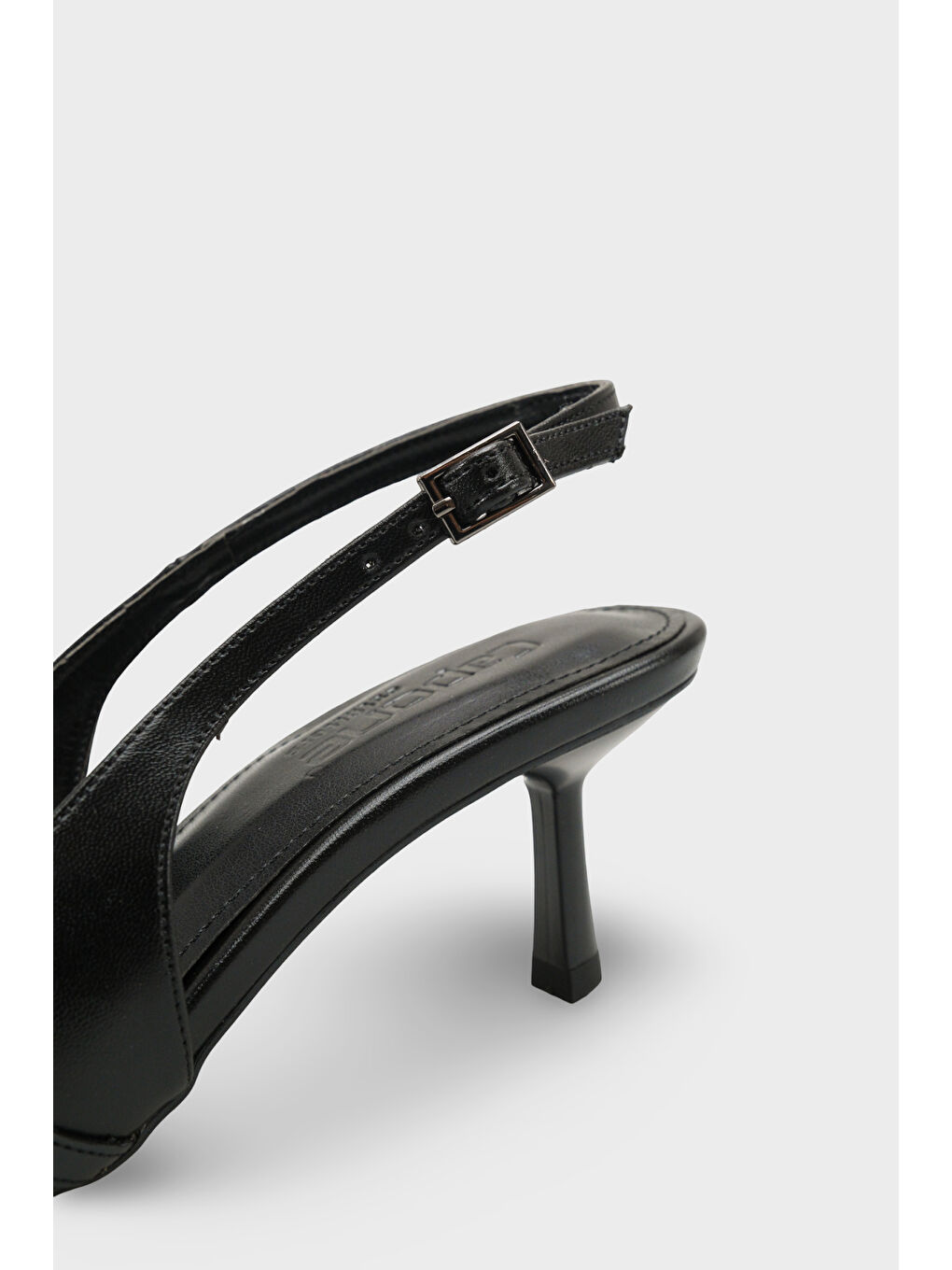 Siyah Sarine Sivri Burunlu Orta Topuklu Çapraz Tokalı Arkası Açık Kadın Ayakkabı-3