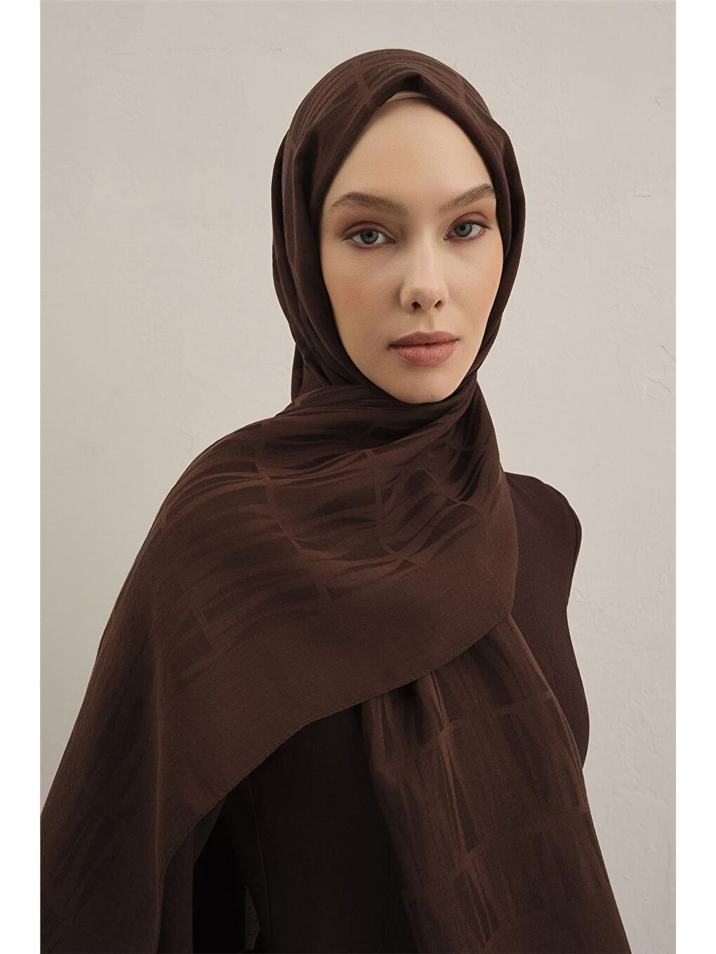 Kahverengi Lyocell Naia Çubuk Desen Şal 3 10-3