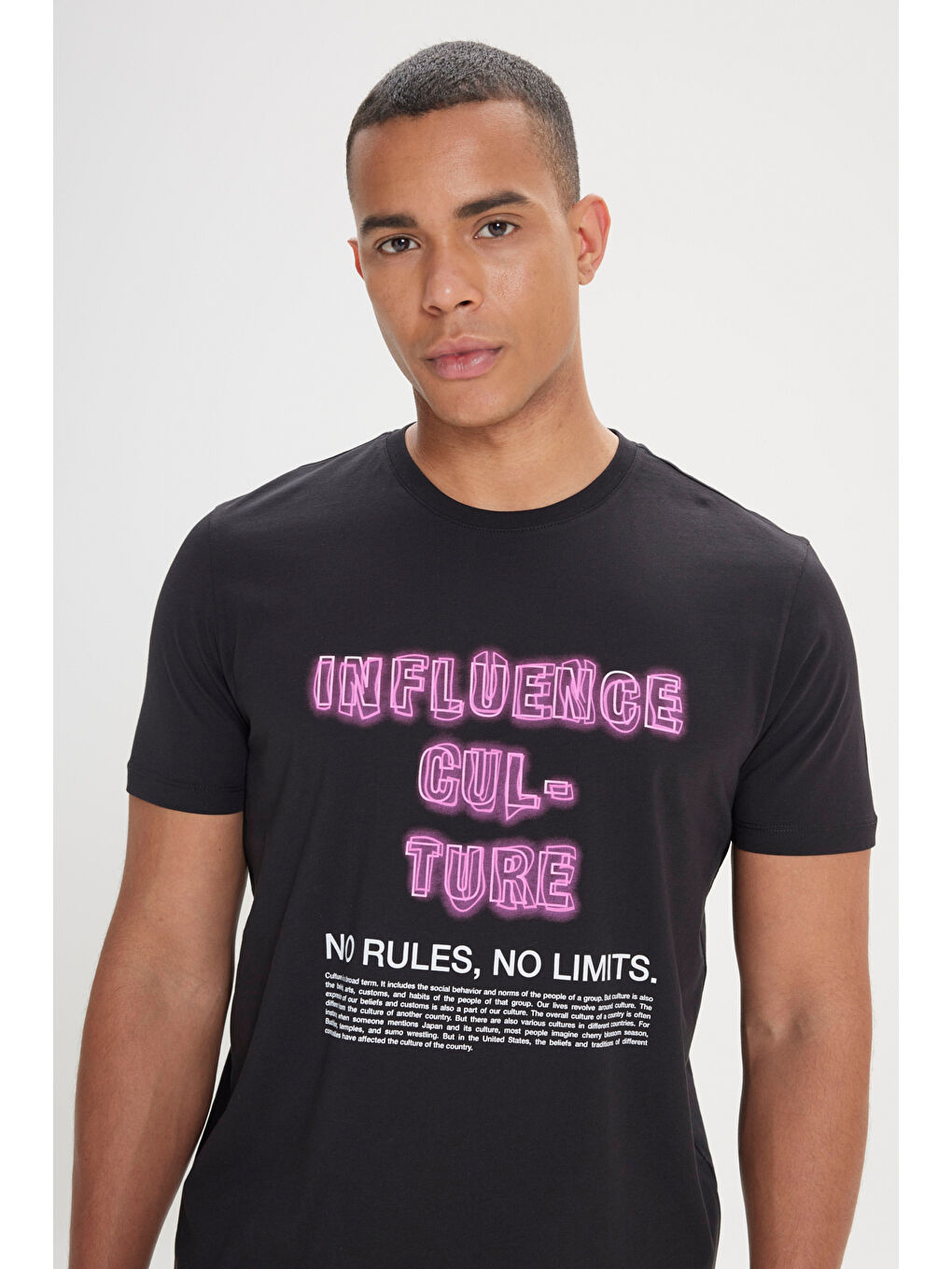 Erkek Siyah Standart Fit Normal Kesim %100 Pamuk Bisiklet Yaka Tişört-3