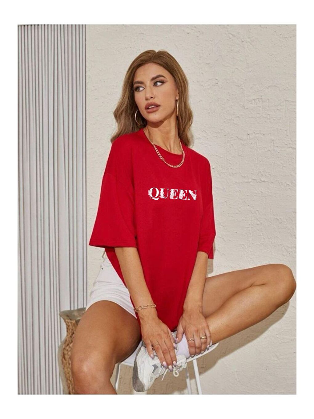 Trendseninle Kırmızı Kadın Kırmızı Oversize Çiçekli Queen Baskılı Tişört